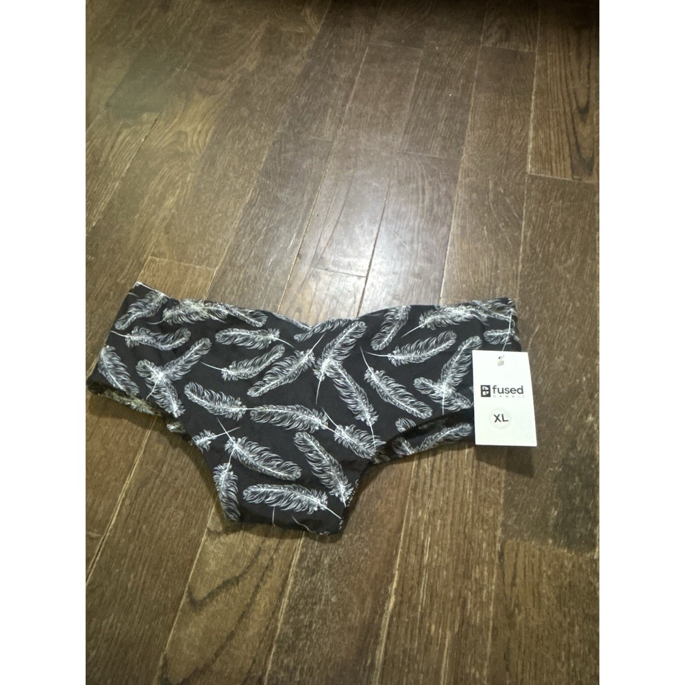 Fused Hawaii Kona Bikini Bottom Swimwear Swimsuit XL Feathers NWT